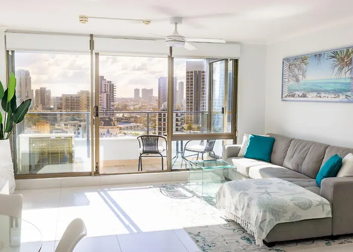 Top Of The Mark- Top Floor Apartment - Parking, Tennis & Pool