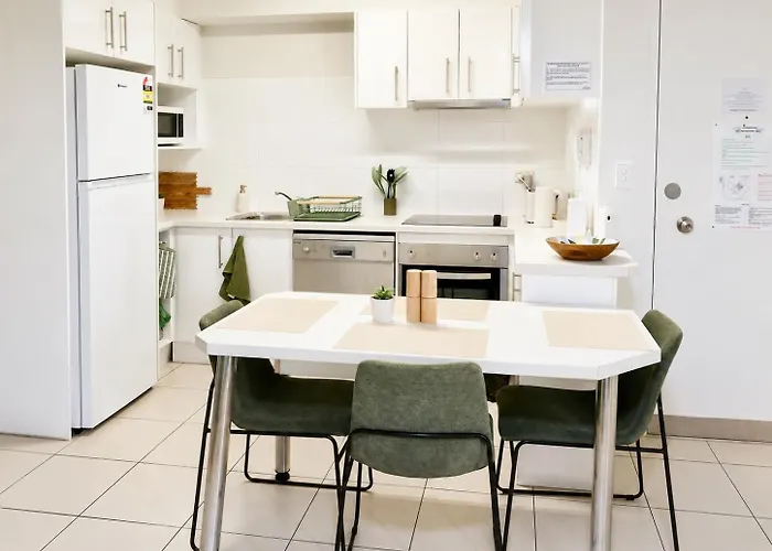 Central Surfers Paradise 2Br Pool Walk To Beach & Cavill